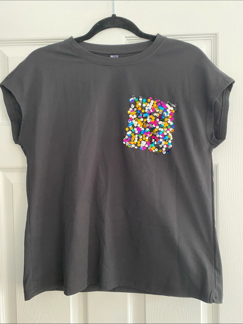 SHEIN Black Short Sleeve Tee with Multicolor Sequin Pocket